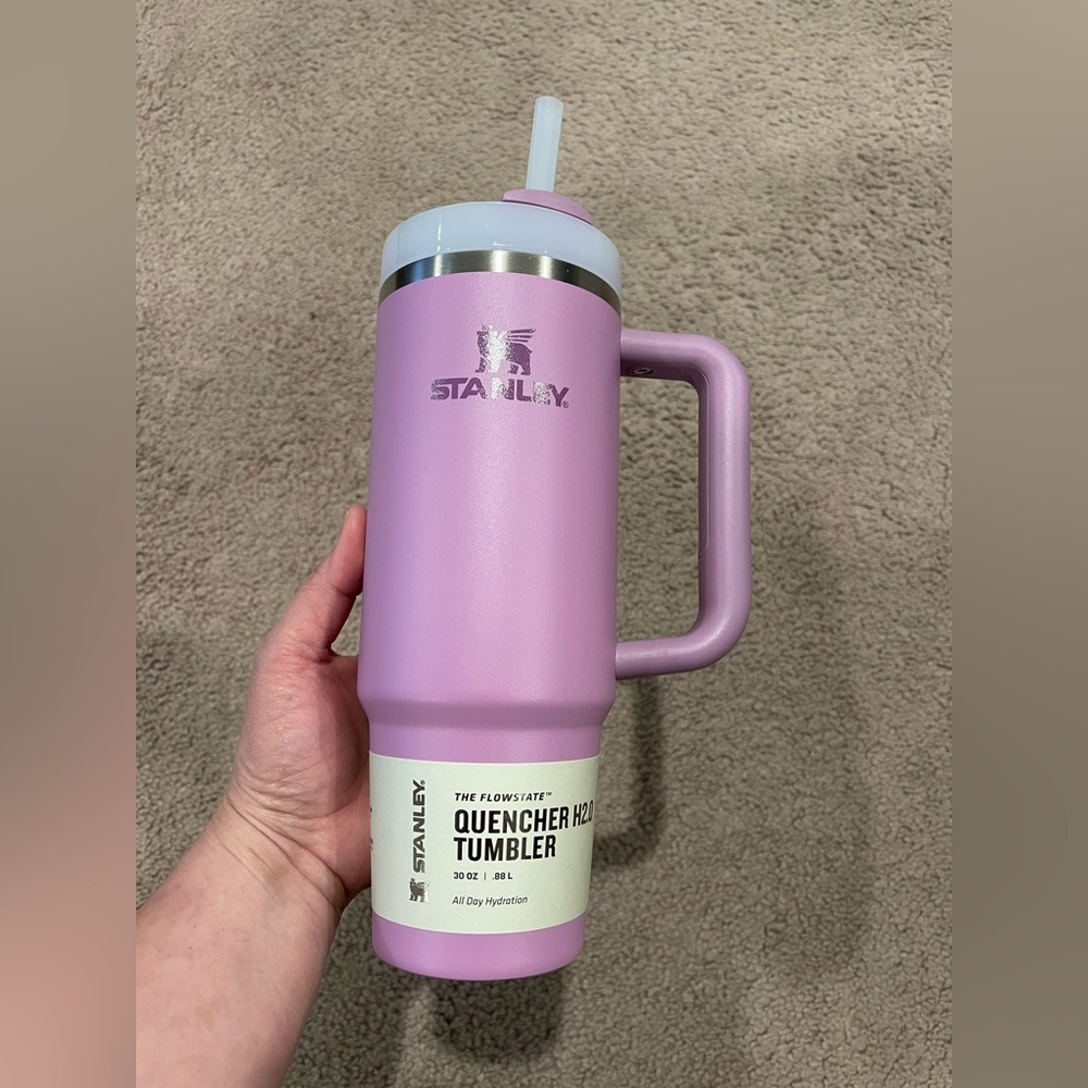 STANLEY Lavender Flowstate Quencher H2.0 Tumbler 30oz. Handle & Straw